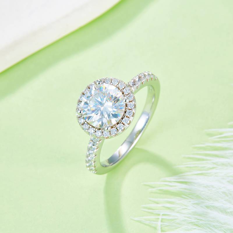 Affordable Luxury圆形S925银镀白金MoissaniteWomen's Ring2.0ctD级